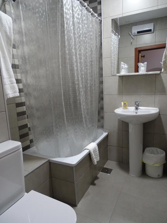 Hostal Argentina Caceres Exterior photo