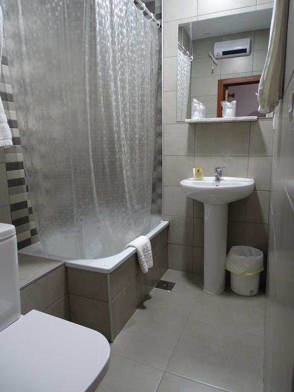Hostal Argentina Caceres Exterior photo